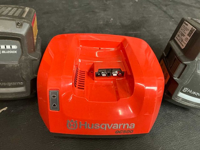 Husqvarna bl1200x accu en lader (3x) - afbeelding 2 van  4