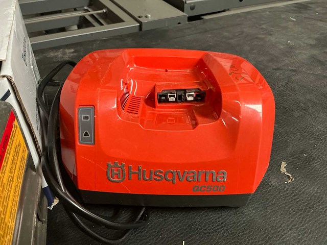 Husqvarna bli150x accu en lader (3x) - afbeelding 3 van  6