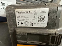 Husqvarna bli150x accu en lader (3x) - afbeelding 6 van  6