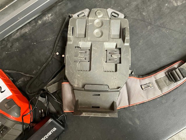 Husqvarna bli950x li-ion rugzakaccu - afbeelding 2 van  5
