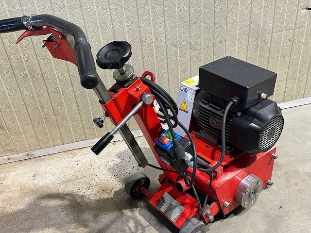 Husqvarna cg 200 lamellenfrees - afbeelding 1 van  6
