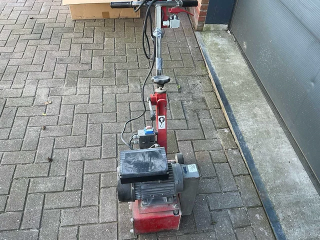 Husqvarna cg200 betonfreesmachine - afbeelding 8 van  10