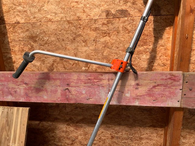 Husqvarna e-tech 325 r bosmaaier - afbeelding 2 van  4