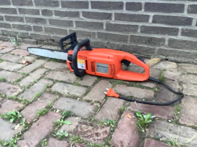 Husqvarna electric 321 kettingzaag - afbeelding 1 van  5