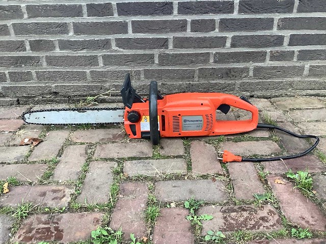 Husqvarna electric 321 kettingzaag - afbeelding 2 van  5
