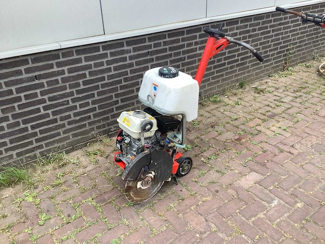 Husqvarna fs305 betonzaag - afbeelding 2 van  6