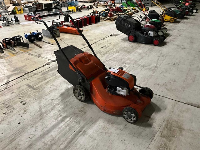 Husqvarna grasmaaier - afbeelding 1 van  6