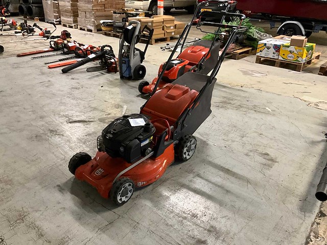 Husqvarna grasmaaier - afbeelding 1 van  7