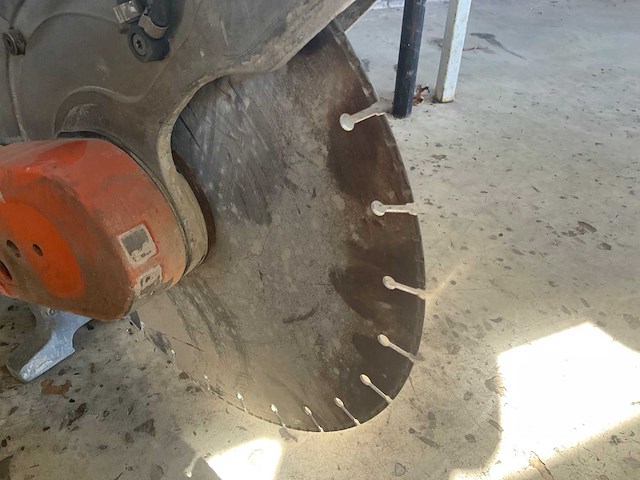 Husqvarna k970 motorbandenzaag - afbeelding 3 van  4