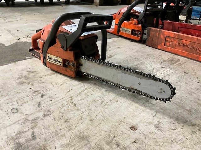 Husqvarna kettingzaag - afbeelding 1 van  4