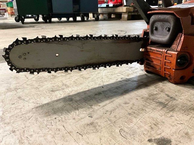 Husqvarna kettingzaag - afbeelding 4 van  4