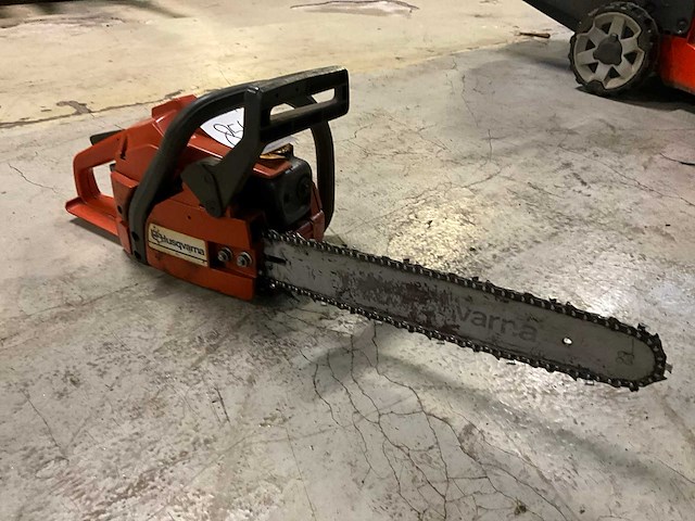 Husqvarna kettingzaag - afbeelding 1 van  6