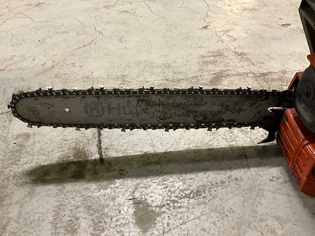 Husqvarna kettingzaag - afbeelding 5 van  6