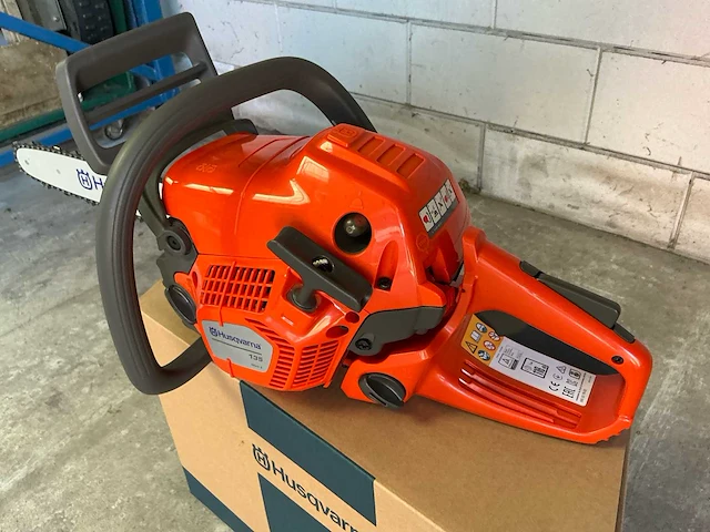Husqvarna mark ii 135 kettingzaag - afbeelding 7 van  8