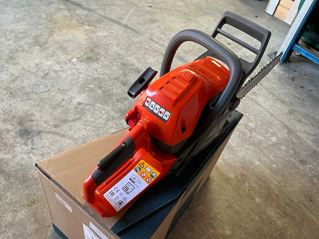 Husqvarna mark ii 135 kettingzaag - afbeelding 8 van  8
