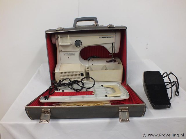 Husqvarna naaimachine - afbeelding 1 van  3