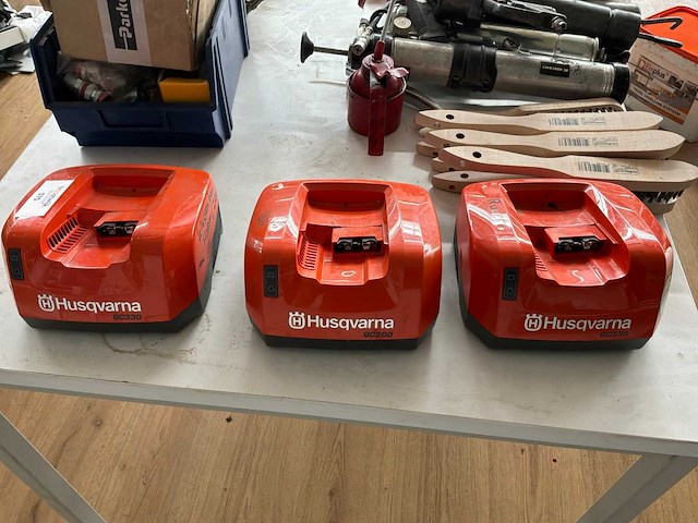 Husqvarna qc500 / qc330 acculader (3x) - afbeelding 1 van  4