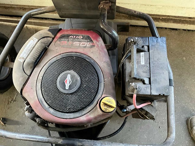 Husqvarna r11c zitmaaier - afbeelding 7 van  7