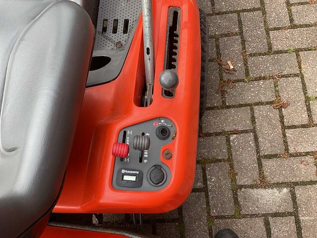 Husqvarna r316txs awd zitmaaier / veegmachine - afbeelding 22 van  23
