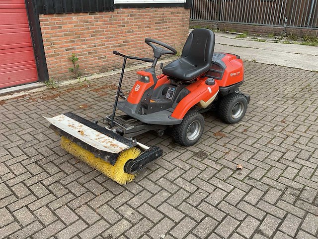 Husqvarna r316txs awd zitmaaier / veegmachine - afbeelding 12 van  23