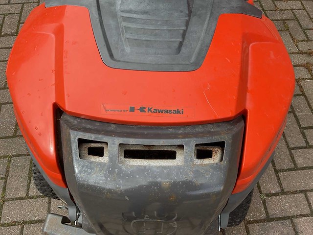 Husqvarna r316txs awd zitmaaier / veegmachine - afbeelding 21 van  23