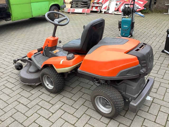 Husqvarna r318 zitmaaier - afbeelding 1 van  8