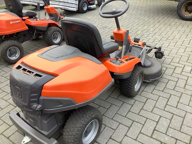 Husqvarna r318 zitmaaier - afbeelding 4 van  8
