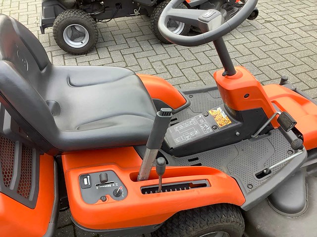 Husqvarna r318 zitmaaier - afbeelding 5 van  8