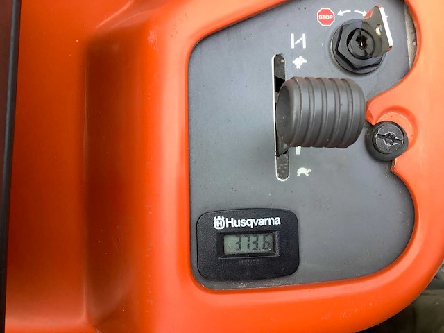Husqvarna r318 zitmaaier - afbeelding 6 van  8