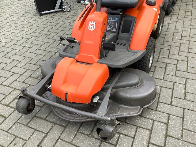 Husqvarna r318 zitmaaier - afbeelding 1 van  4