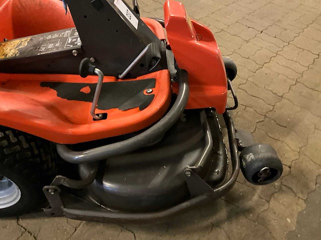 Husqvarna rider 13 zitmaaier - afbeelding 11 van  12
