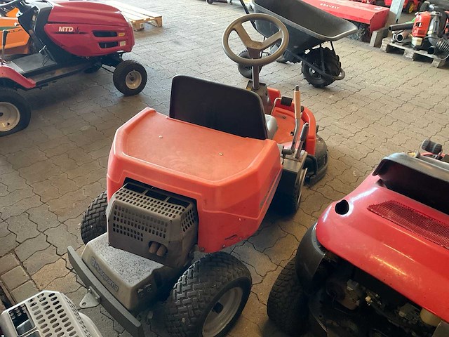 Husqvarna rider 16 zitmaaier - afbeelding 3 van  9