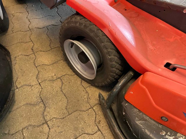 Husqvarna rider 16 zitmaaier - afbeelding 9 van  9