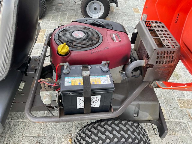 Husqvarna rider 16 zitmaaier - afbeelding 10 van  12