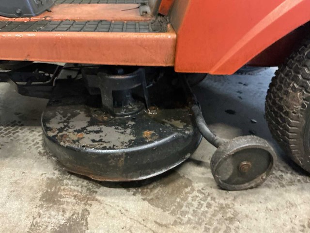 Husqvarna rider 820-8 grasmaaier - afbeelding 4 van  15