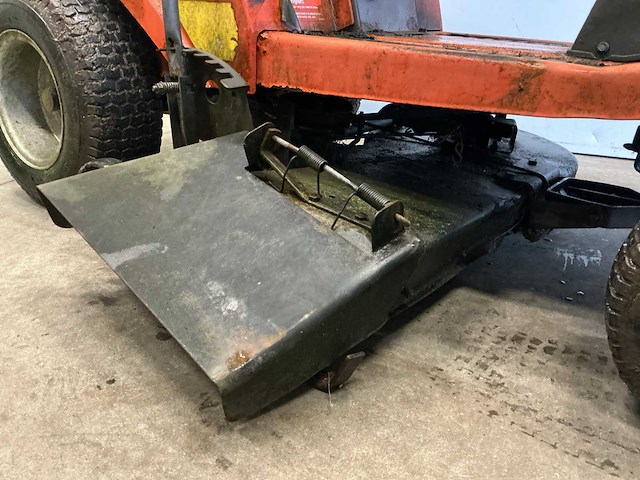 Husqvarna rider 820-8 grasmaaier - afbeelding 11 van  15