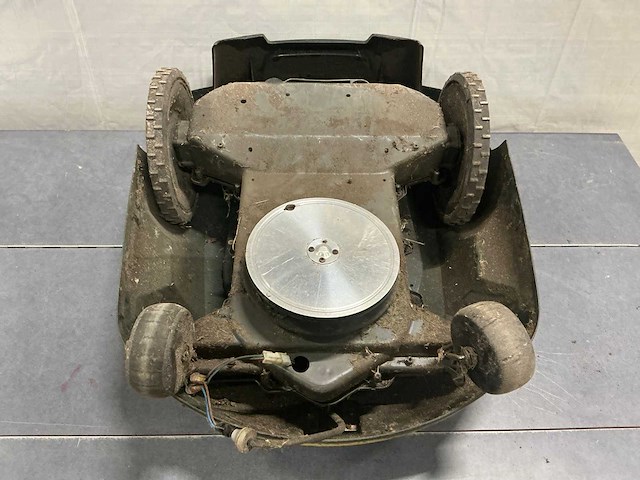 Husqvarna robotmaaier - afbeelding 7 van  8