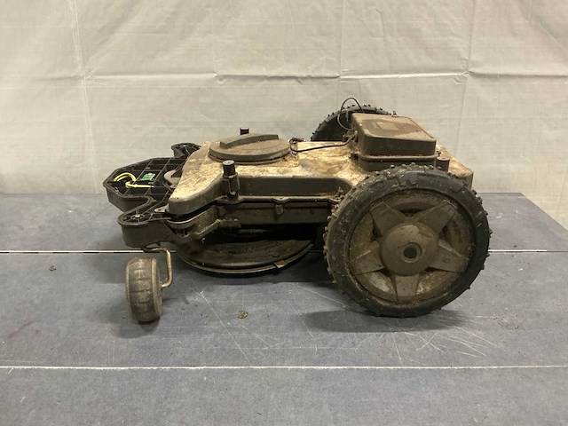 Husqvarna robotmaaier - afbeelding 3 van  6