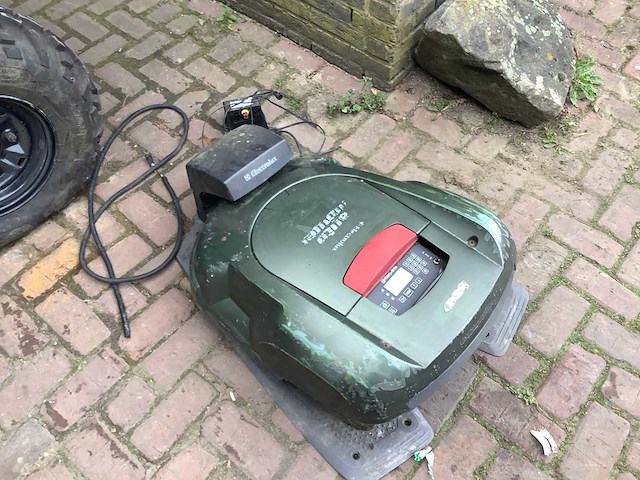 Husqvarna robotmaaier - afbeelding 2 van  3