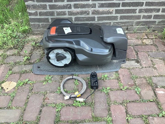 Husqvarna robotmaaier - afbeelding 2 van  8