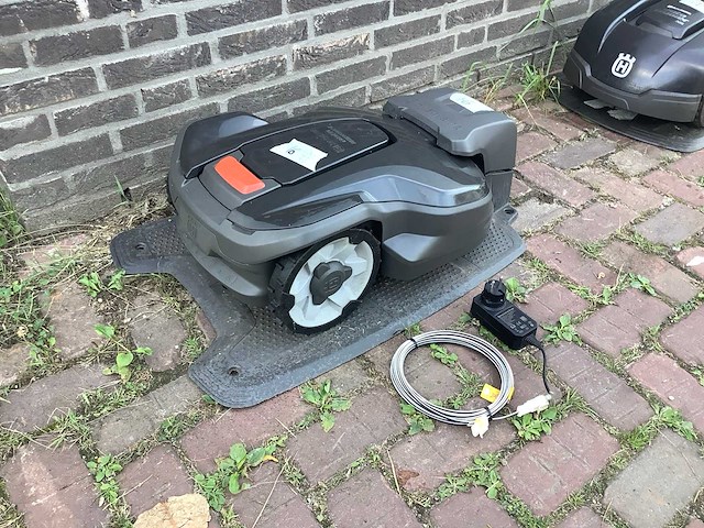 Husqvarna robotmaaier - afbeelding 3 van  8