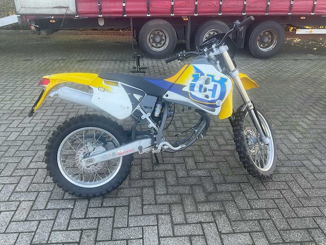 Husqvarna super motard 125 motorfiets - afbeelding 9 van  10
