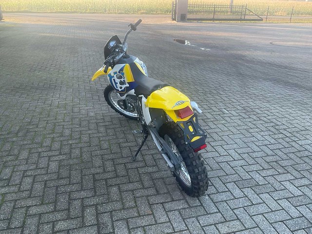 Husqvarna super motard 125 motorfiets - afbeelding 5 van  10