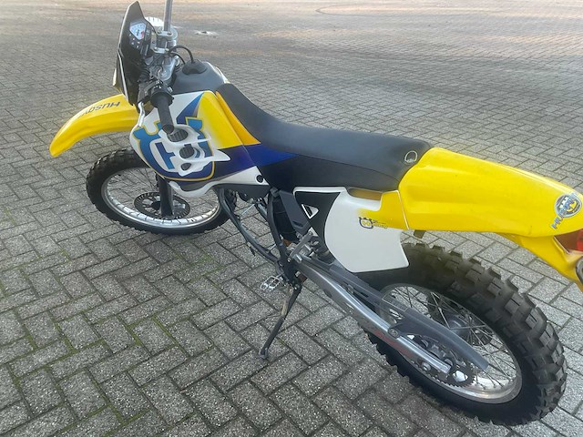 Husqvarna super motard 125 motorfiets - afbeelding 6 van  10