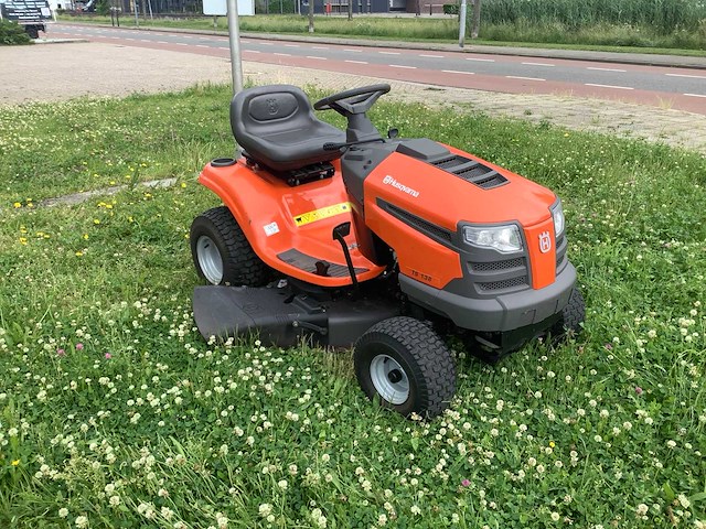 Husqvarna ts 138 zitmaaier - afbeelding 2 van  8