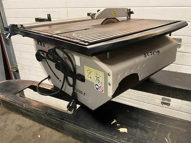 Husqvarna ts 230 f tegelzaagmachine - afbeelding 1 van  2