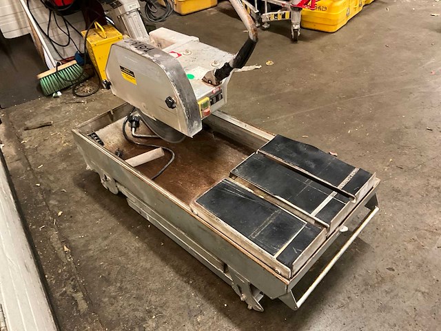 Husqvarna ts350e steenzaagmachine - afbeelding 1 van  7