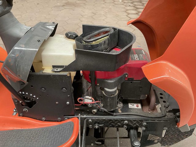 Husqvarna yth 130 grasmaaier - afbeelding 11 van  12