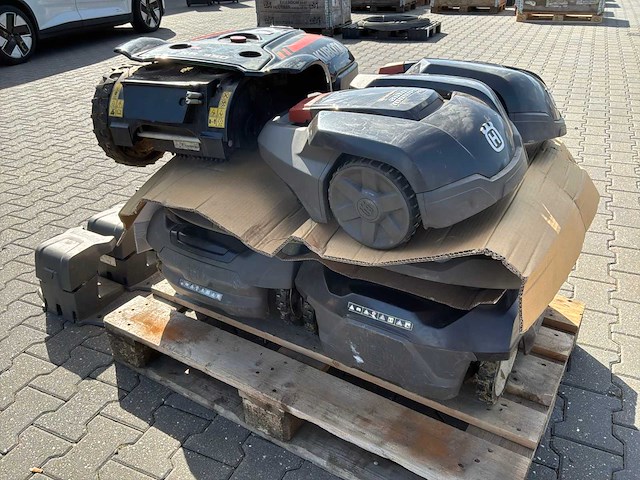 Husqvarna/kubota robotmaaier (7x) - afbeelding 1 van  5