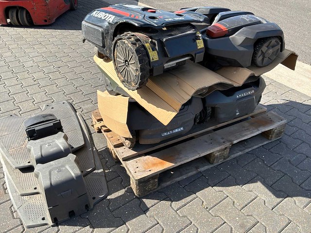 Husqvarna/kubota robotmaaier (7x) - afbeelding 2 van  5